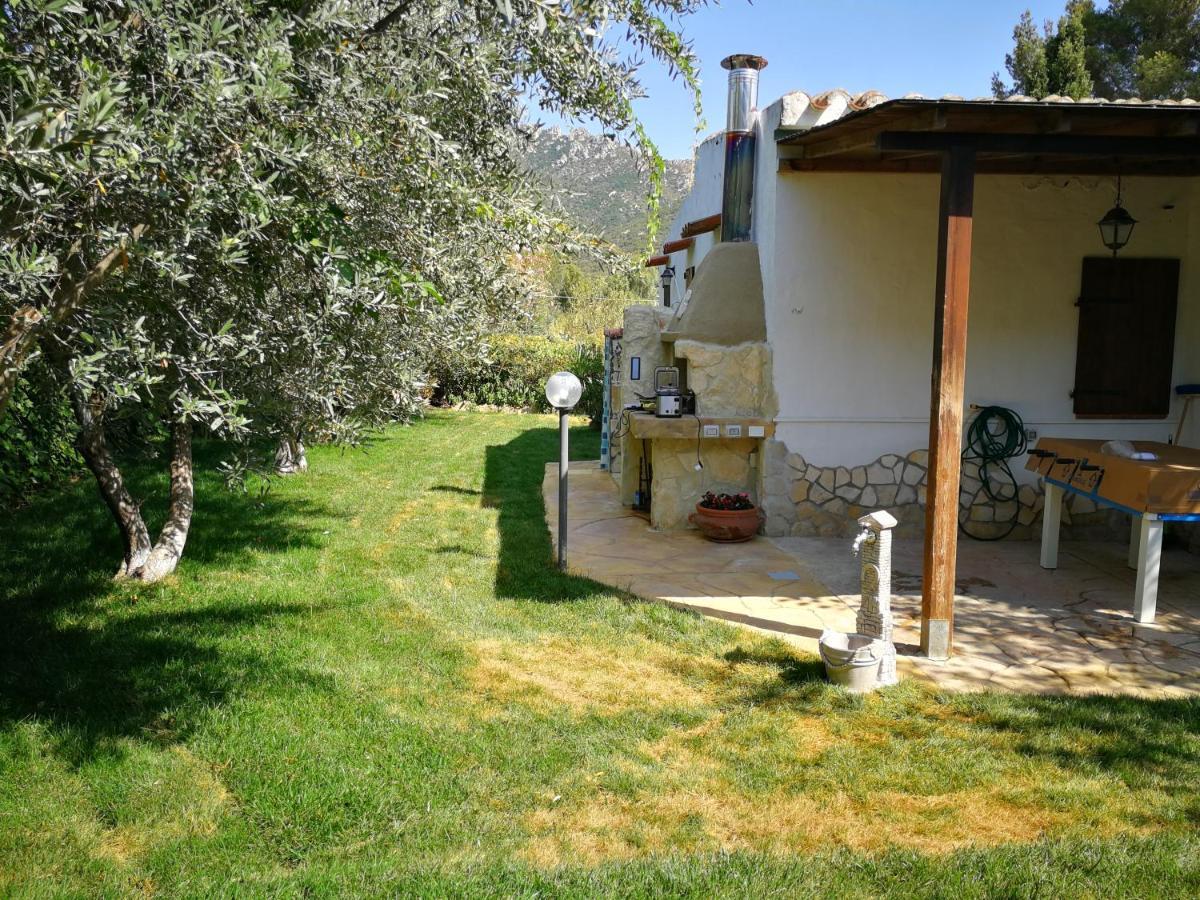 Villa Murgia Solanas  Exterior photo